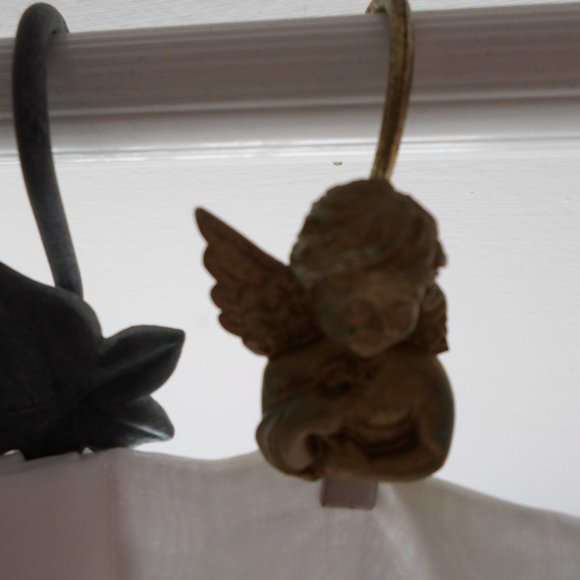 Shower Hooks Assortment - Picture 9 of 16